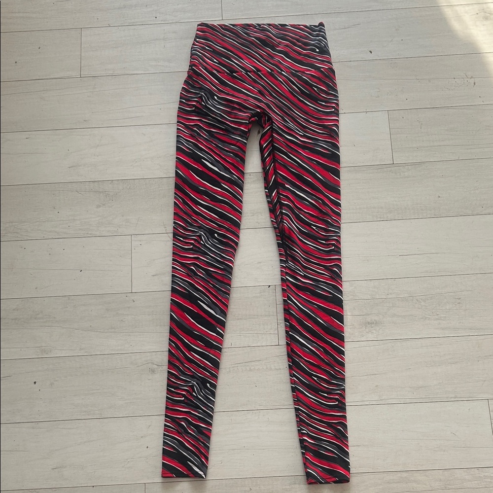 K-DEER Red and Black Striped Leggings